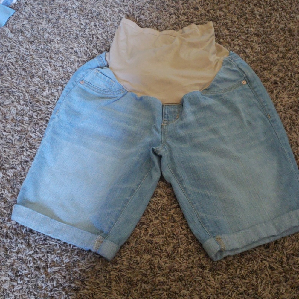 Old Navy Maternity Light Wash Denim Shorts